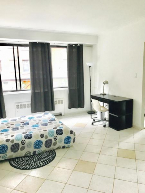 Stylish Montreal Apartment Comfortable Stay in the Golden Square Mile